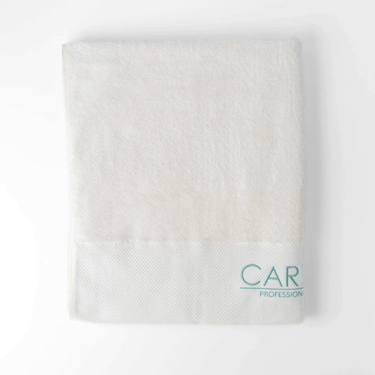 Carelika bath towel in white, measuring 80x180cm, featuring soft cotton for luxurious comfort and high moisture absorption.