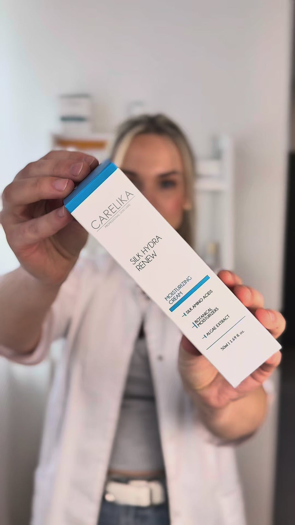 Carelika Silk Hydra Renew Moisturizing Cream – product video preview thumbnail